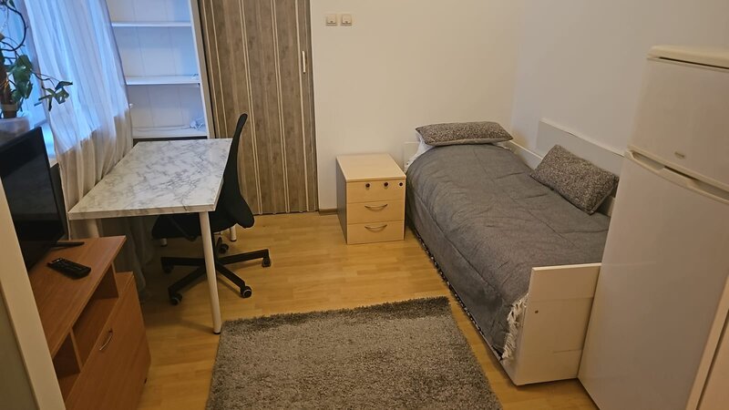 Drumul Taberei, AFI Palace, et. 4/10, garsoniera mobilata, metrou, piata